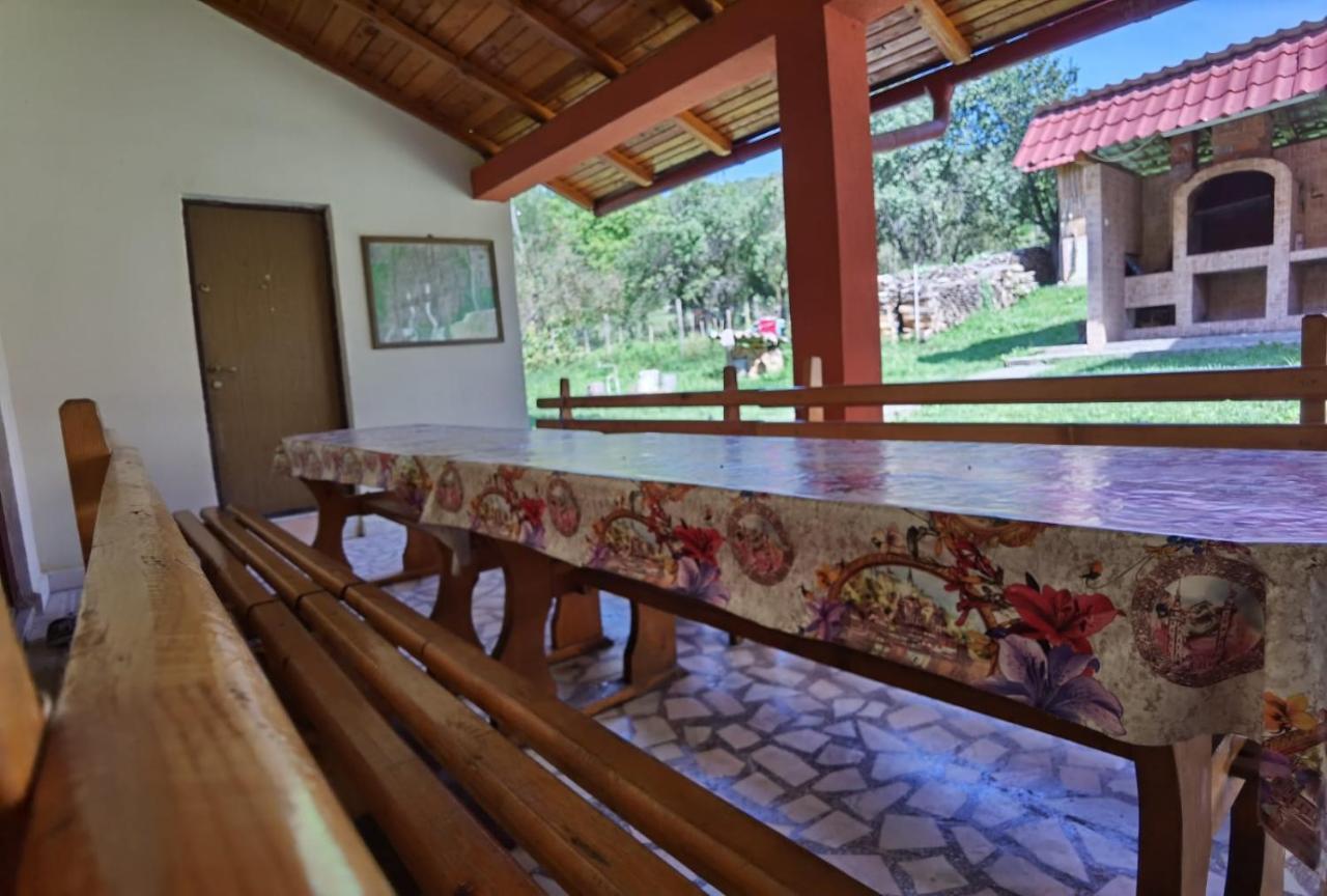 Casa Dobrin Hotel Arefu Ngoại thất bức ảnh