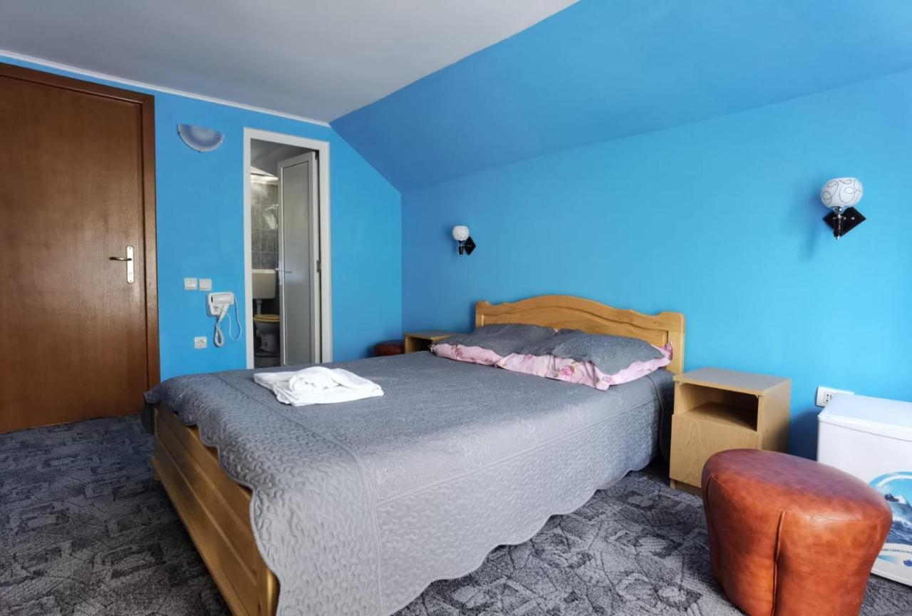 Casa Dobrin Hotel Arefu Ngoại thất bức ảnh
